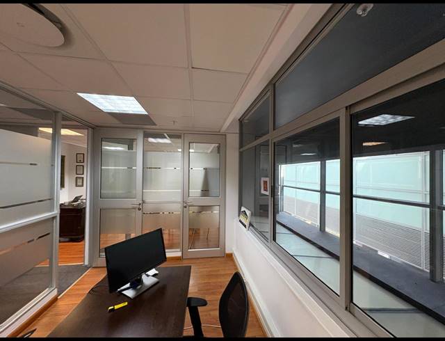 105M² OFFICE TO LET IN CLAREMONT